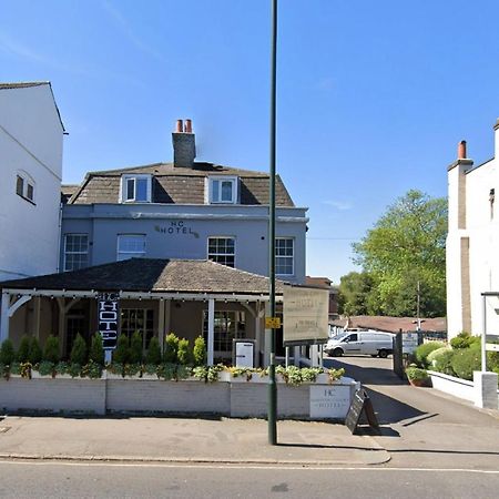 Hampton Court Hotel East Molesey Exterior photo