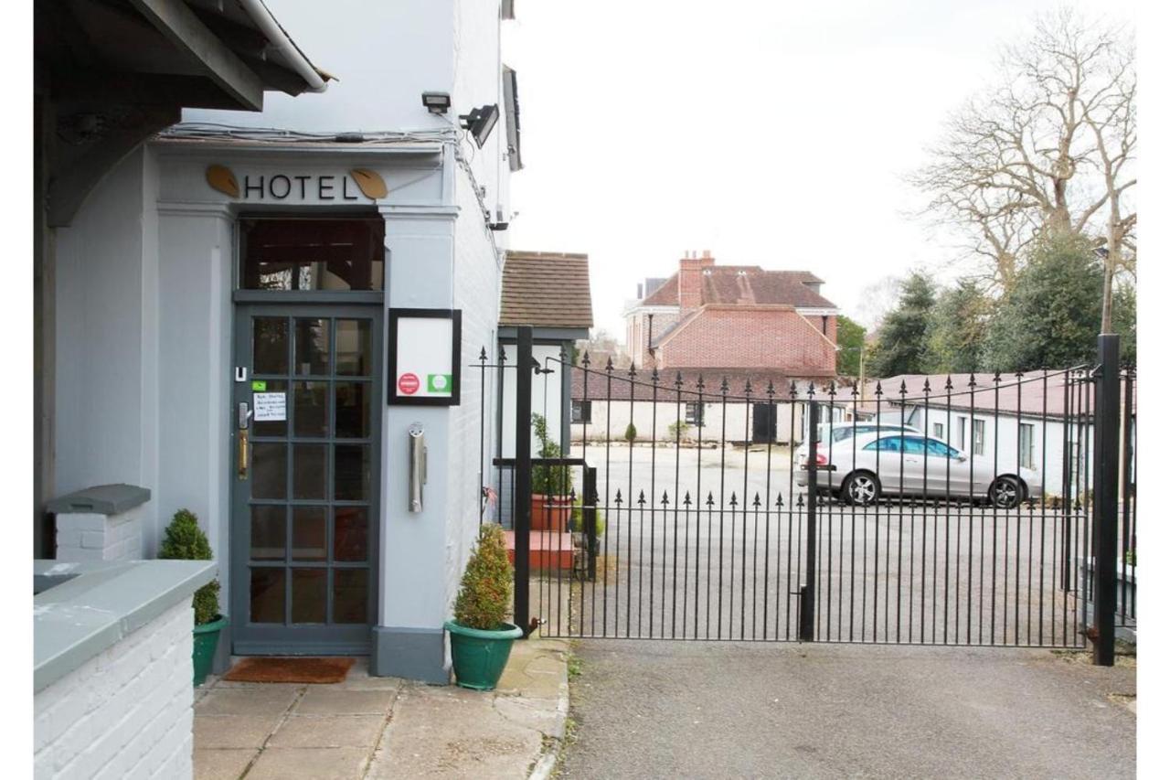 Hampton Court Hotel East Molesey Exterior photo