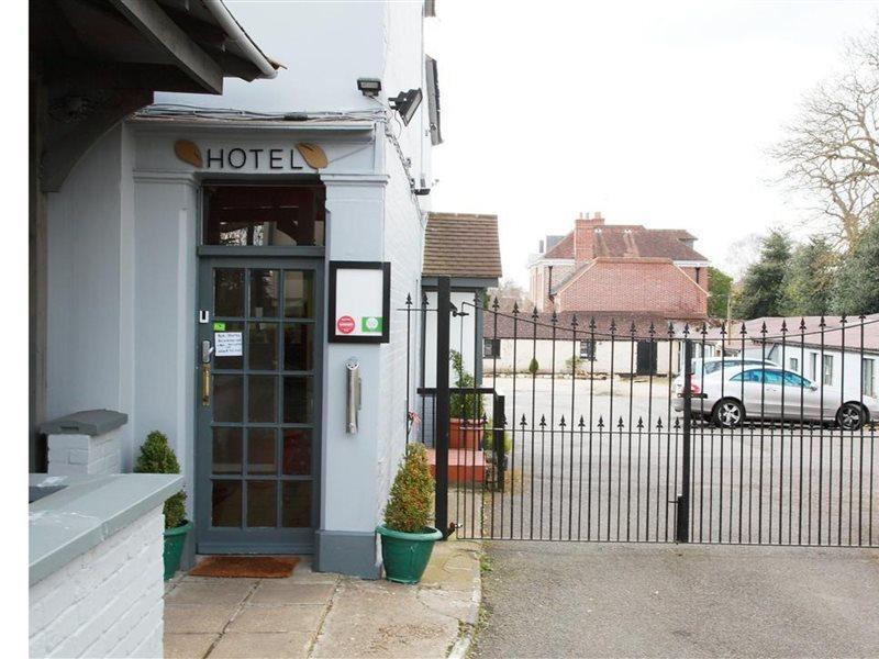 Hampton Court Hotel East Molesey Exterior photo